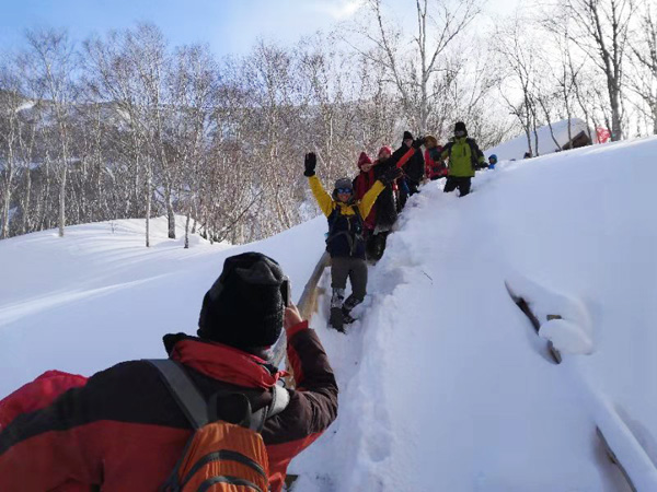 踏長(zhǎng)白“粉雪”穿長(zhǎng)白林海線路開(kāi)通